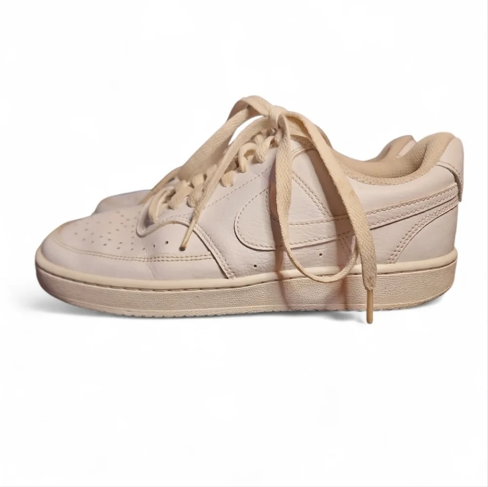 Nike Court Vision White Leather Womens Size 7 Low Top Sneaker Triple White Retro